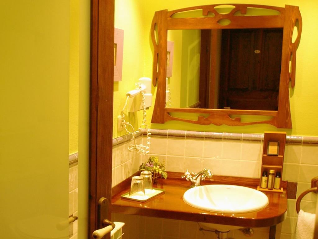 Casa Del Infanzon Hotel ซอส เดลไรย์ กาโตลีโก ห้อง รูปภาพ