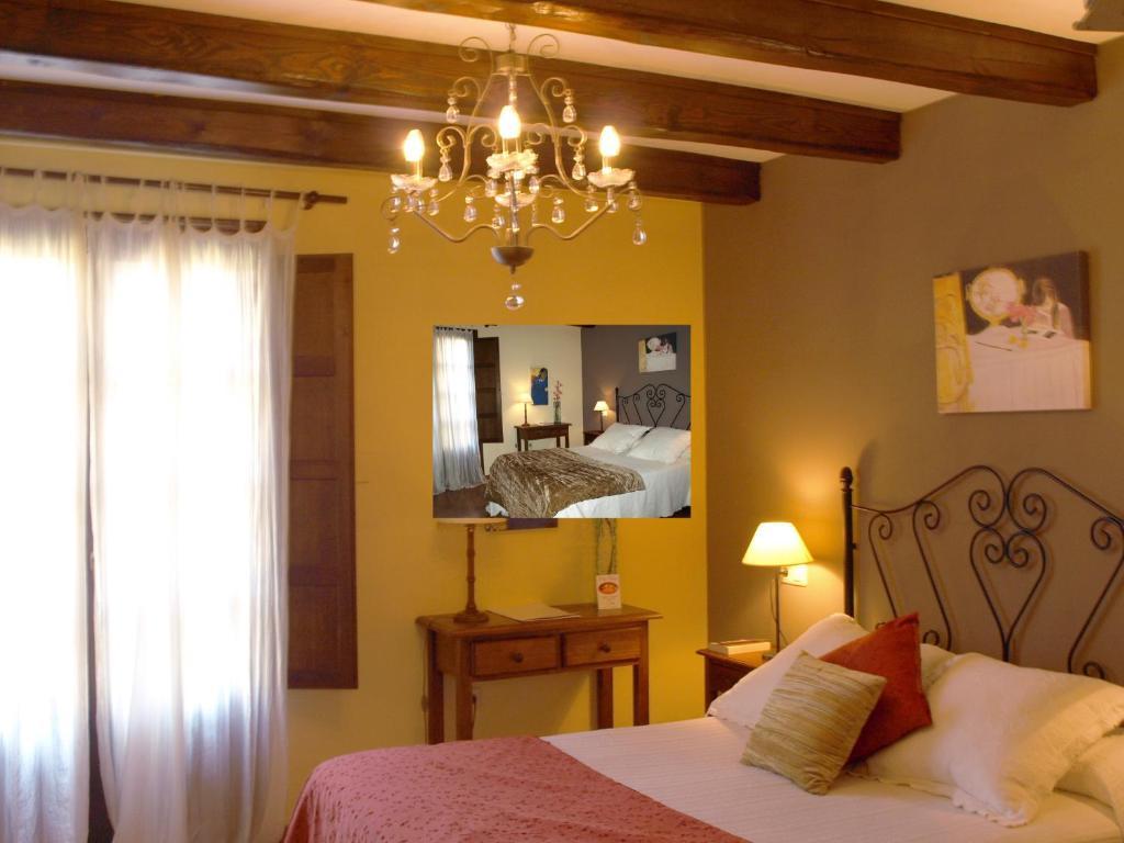 Casa Del Infanzon Hotel ซอส เดลไรย์ กาโตลีโก ห้อง รูปภาพ