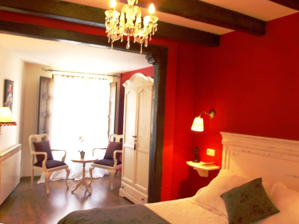 Casa Del Infanzon Hotel ซอส เดลไรย์ กาโตลีโก ห้อง รูปภาพ