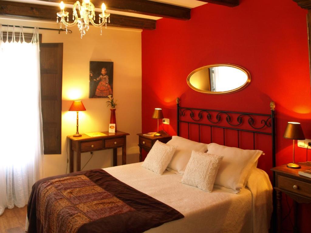 Casa Del Infanzon Hotel ซอส เดลไรย์ กาโตลีโก ห้อง รูปภาพ
