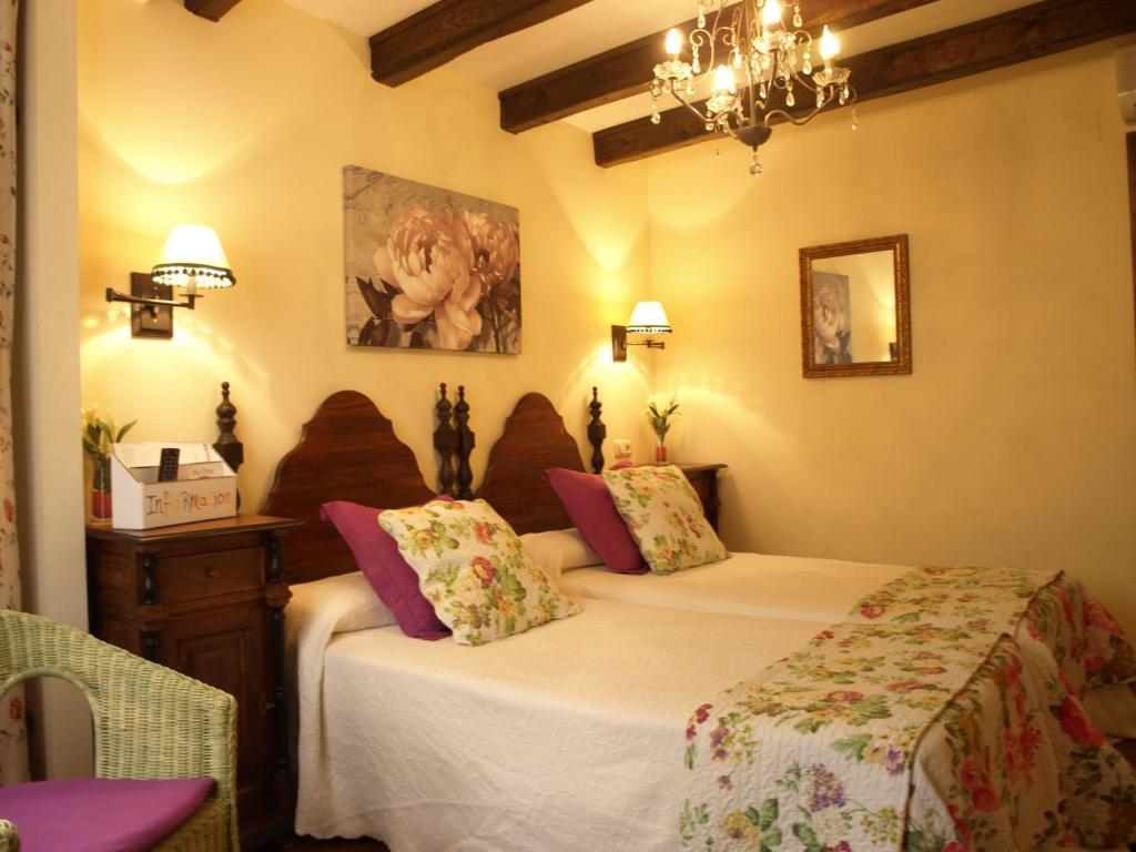 Casa Del Infanzon Hotel ซอส เดลไรย์ กาโตลีโก ห้อง รูปภาพ